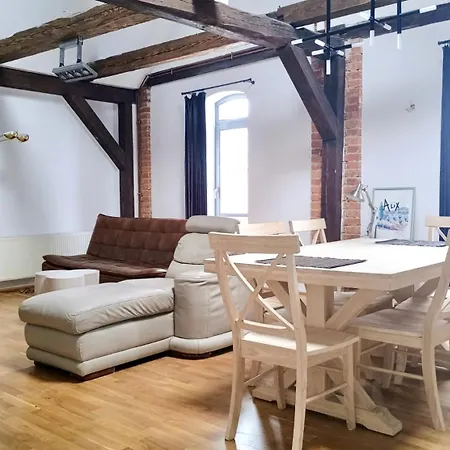 Stara Winiarnia Apartman Wałcz