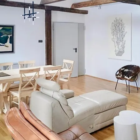 Stara Winiarnia Apartman *