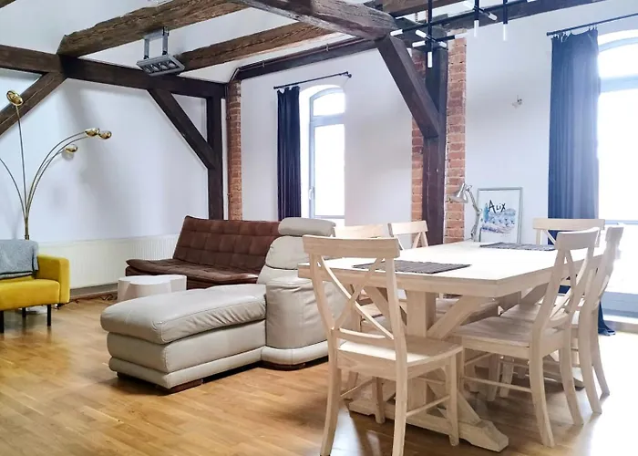 Stara Winiarnia Apartment Walcz