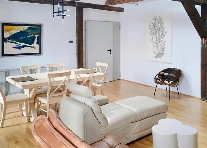 Stara Winiarnia Apartment *